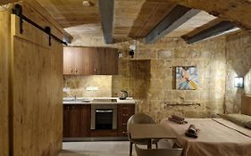 Renovated 16Th Century House In Valletta